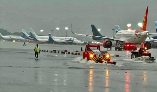 Thunderstorms disrupt flights at Delhi Airport
