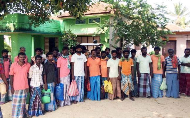 51fishermenreleasedbysrilankareturnhome