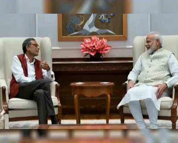 pmmodimeetsnobellaureateabhijitbanerjee