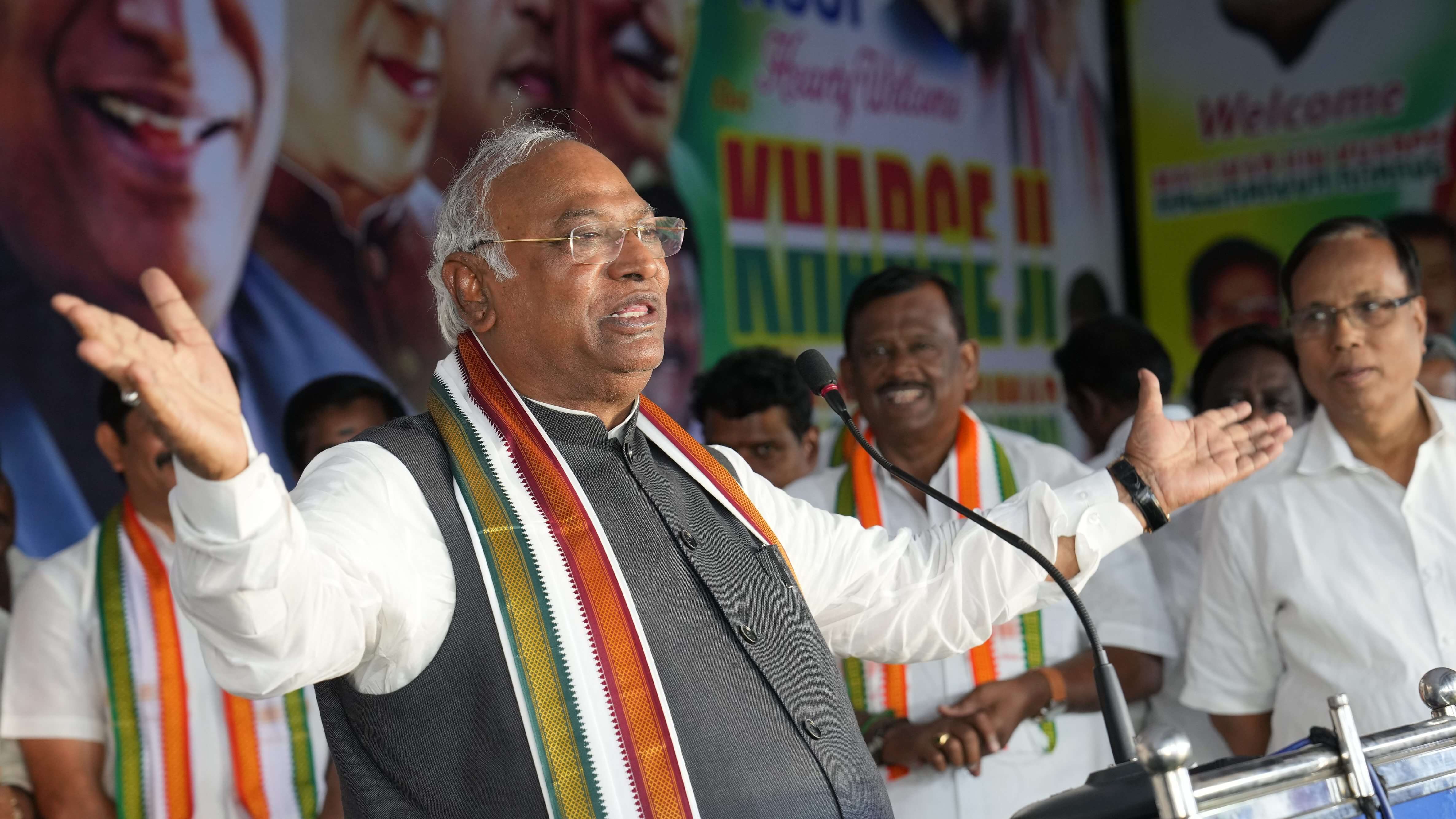 let100modisshahscomebjpwontgetmajorityin2024sayscongresschiefmallikarjunkharge