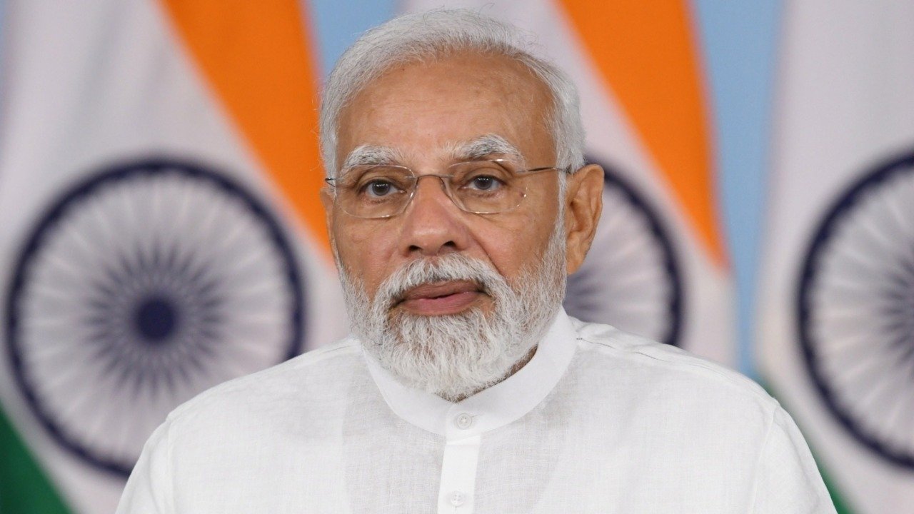 pmmodigreetssikkimpeopleonstatehoodday