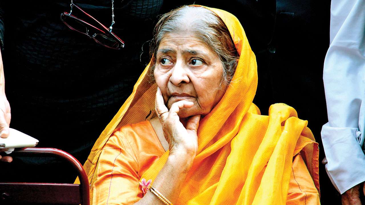 gujarat2002riots:scfixesapril14forhearingzakiajafrispleaagainstsitscleanchittopmmodi