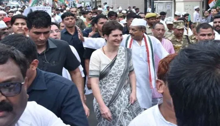 newuttarpradeshcongresscommitteeintroubleresignationsbegin