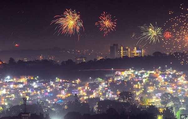 karnatakabanssaleanduseoffirecrackersaheadofdiwalitoarrestspreadofcovid19