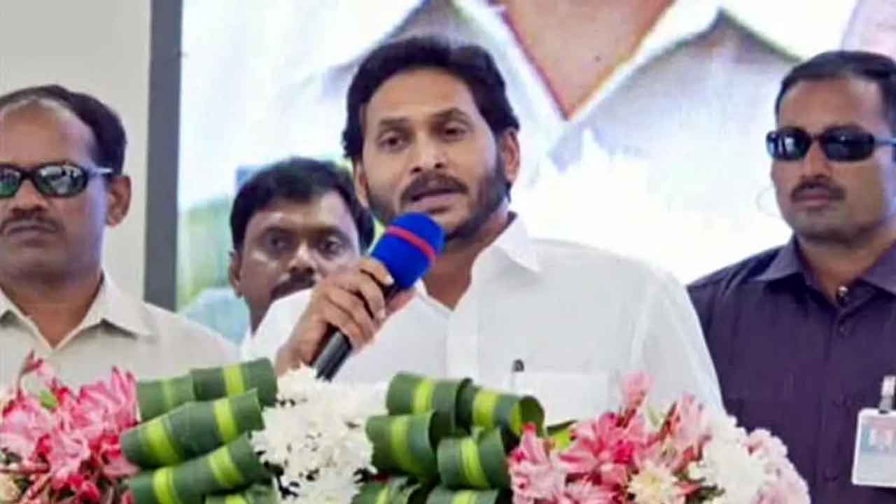 oursistheonlygovernmentwhichissupplyingninehourfreepowersupplyduringdaytimetofarmers:jaganmohanreddy
