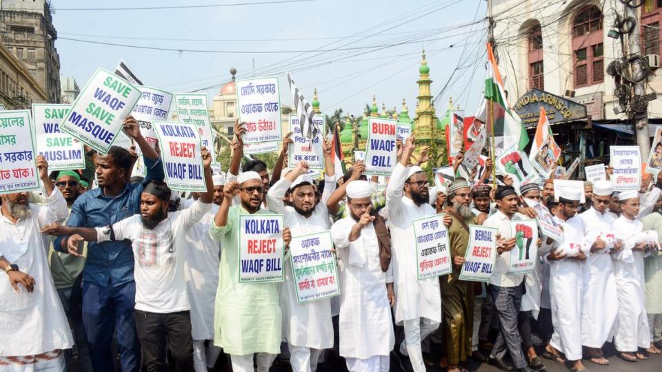 muslimoutfitsprotestagainstwaqfamendmentbillinkolkata