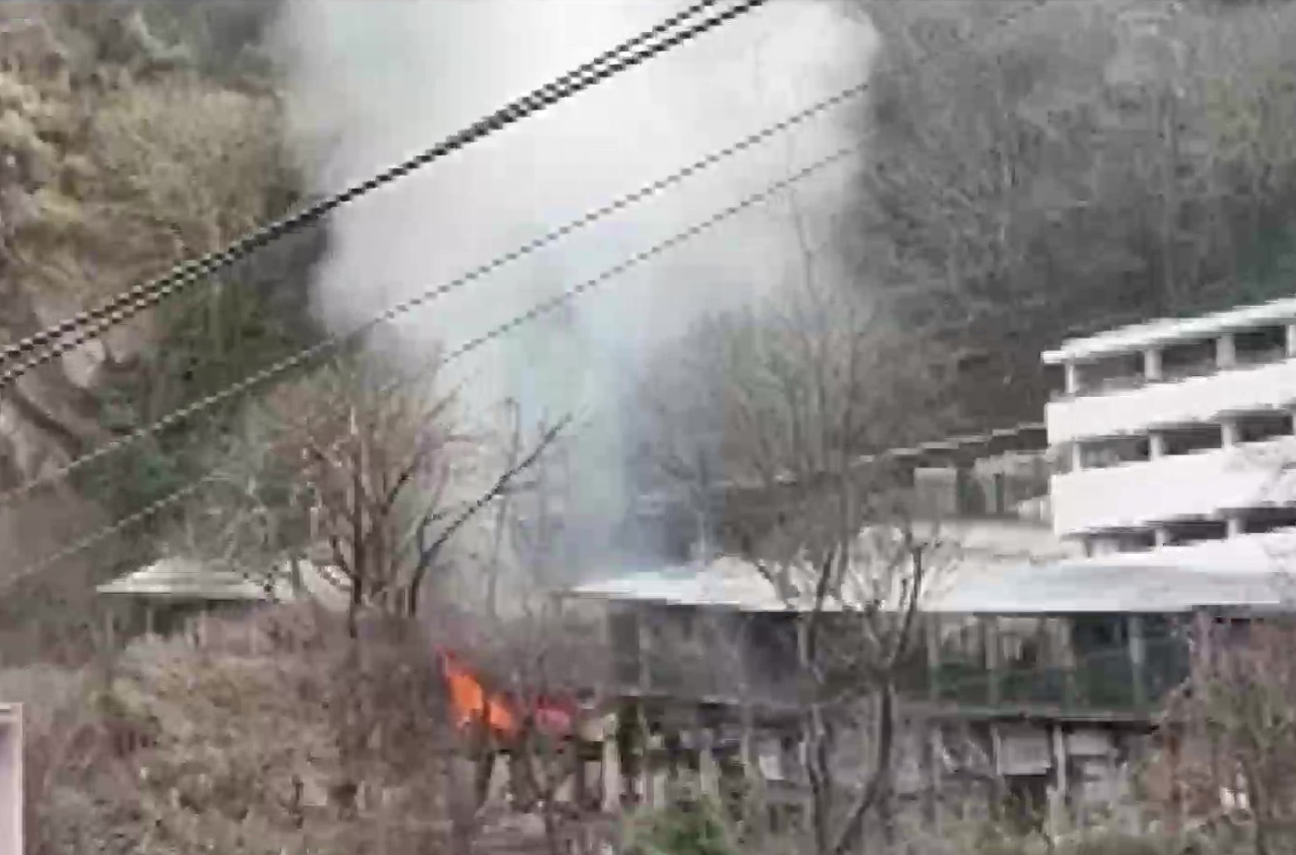 firebreaksoutnearmatavaishnodevibhawannocasualtyreported