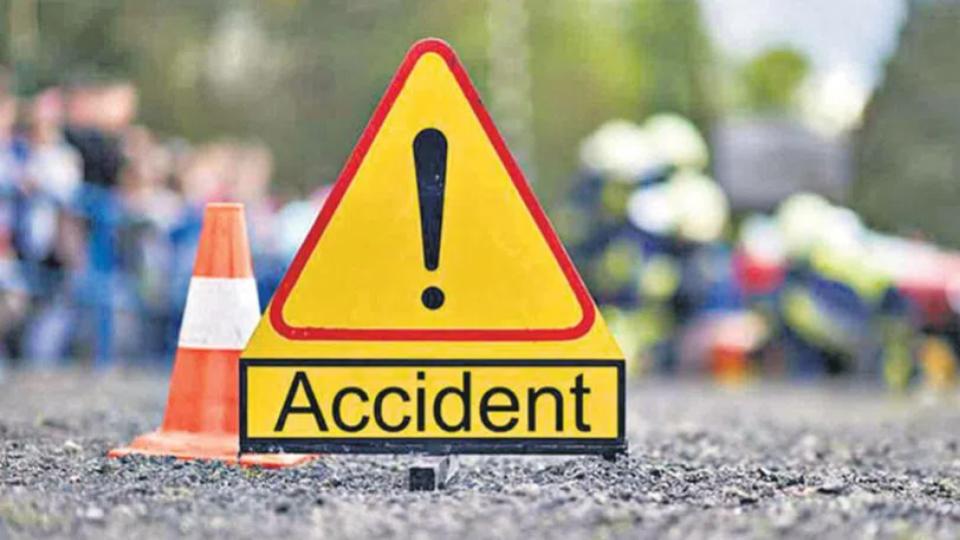 Four dead, two injured in highway car-truck collision in AP