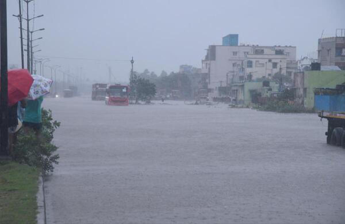 rainsbatterapasmichaungintensifiestocrosssullurupetatoday