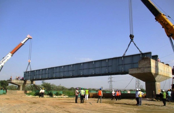 delhimetrosteelgirderfallsinghaziabadfewinjured