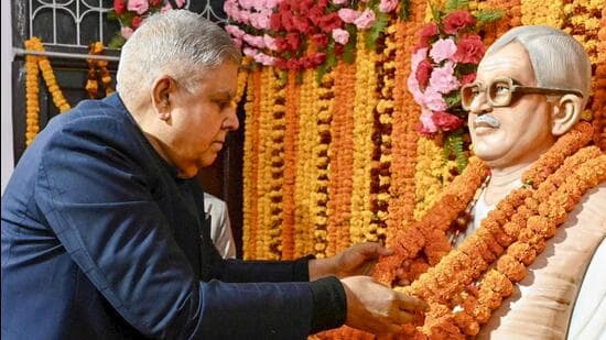 vpdhankharpaystributetobharatratnakarpoorithakuronhisbirthanniversary