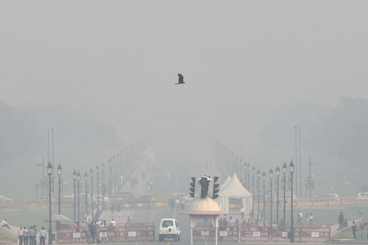 layerofhazehungoverdelhianditssurroundingareaswithpoorcategoryairquality