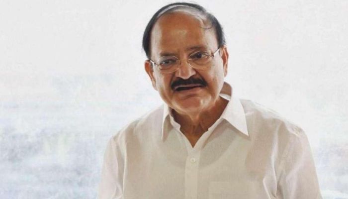 vpmvenkaiahnaidugreetspeopleonindependenceday