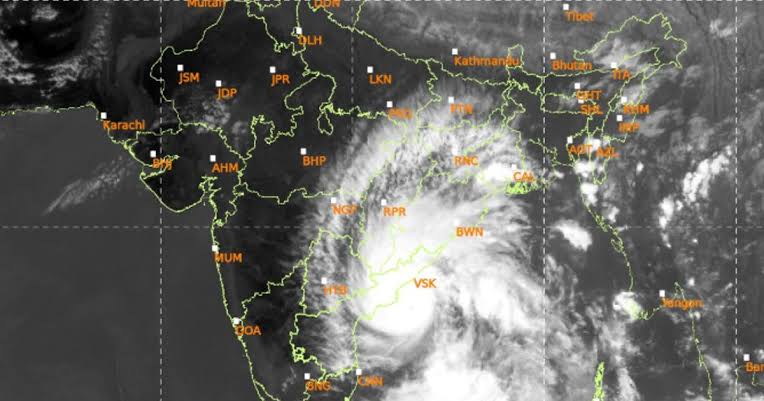 Cyclone Arnab likely to make landfall early Wednesday in Andhra: IMD