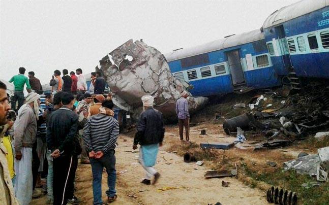 whyarailwayministermuststepdownafteramajortrainaccident