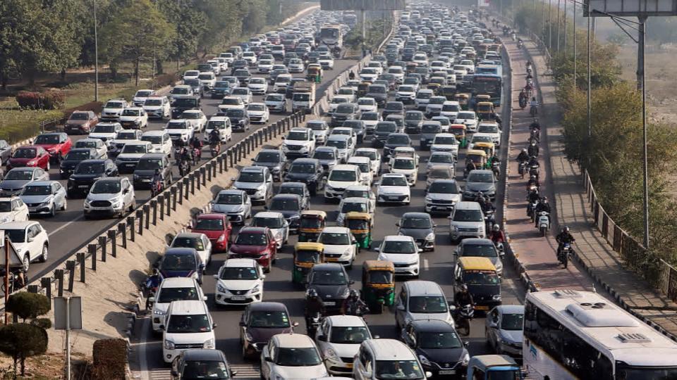 300kmoftraffictomahakumbhdevoteesstressed