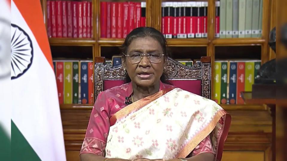 President Murmu Calls Amit Shah About Red Fort Blast