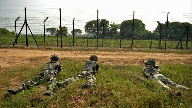 bsfjawankilledinceasefireviolationbypaktroops
