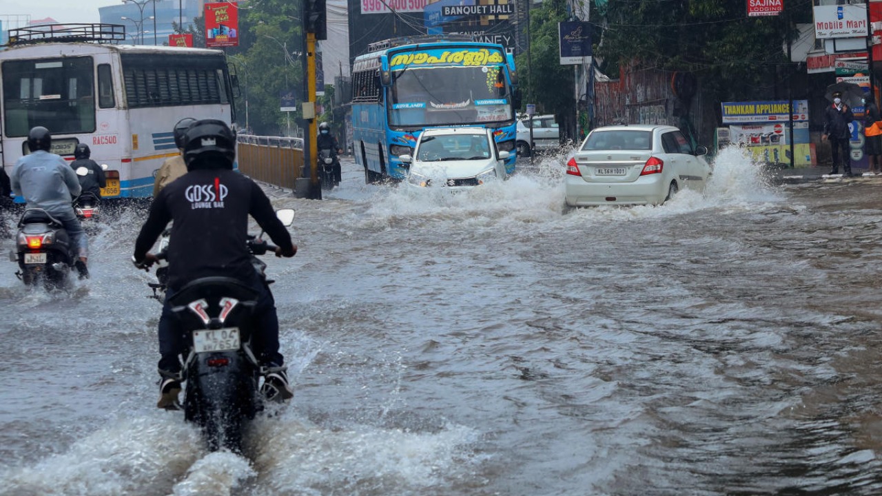 imdissuesorangealertsinthreedistrictsofkerala