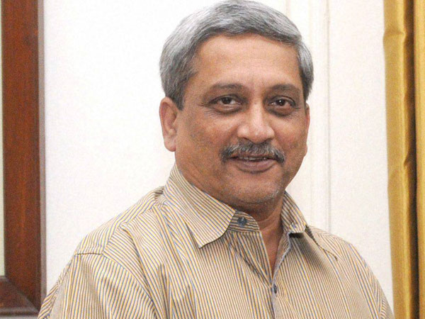 ecagainissuesnoticetomanoharparrikar