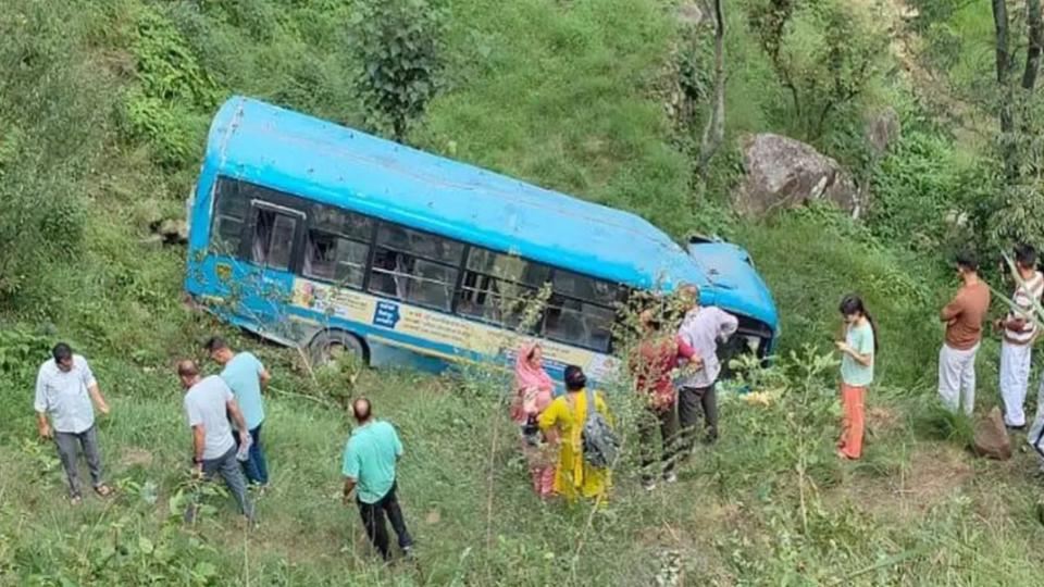 8 Dead, 21 Injured as HRTC Bus Falls into Gorge in Himachal