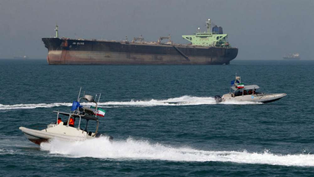 iranseizesshipforallegedfuelsmugglingingulfholds12filipinocrew