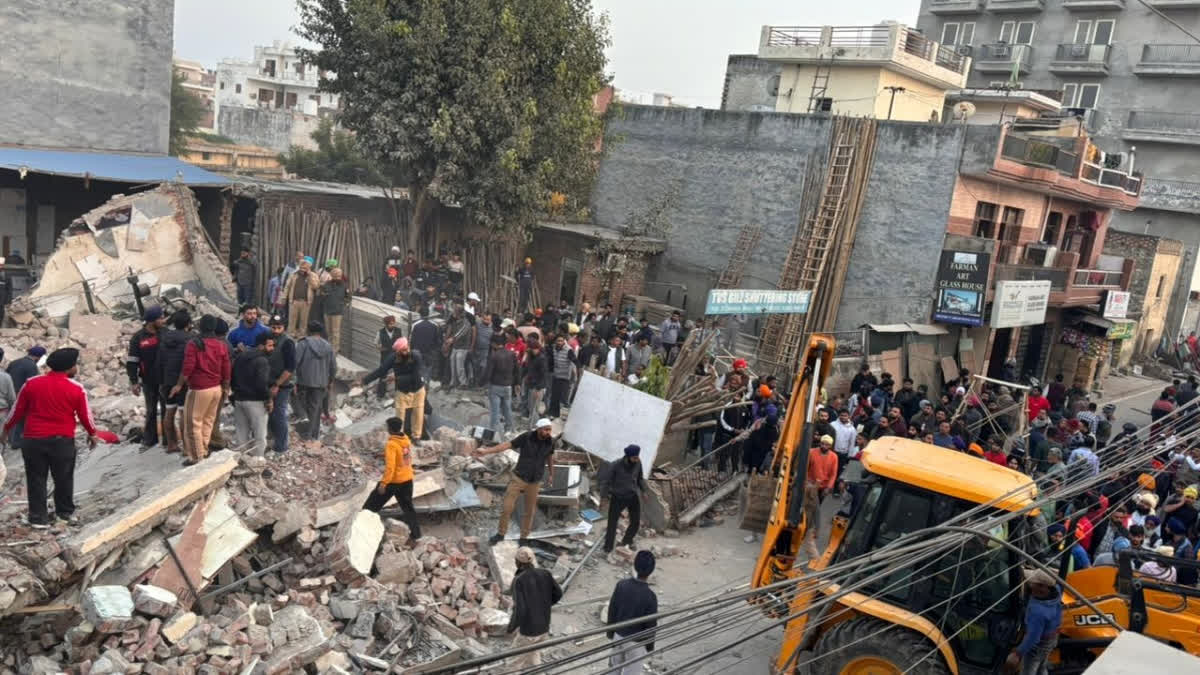mohalibuildingcollapse:2deadrescueoperationendsafter23hours