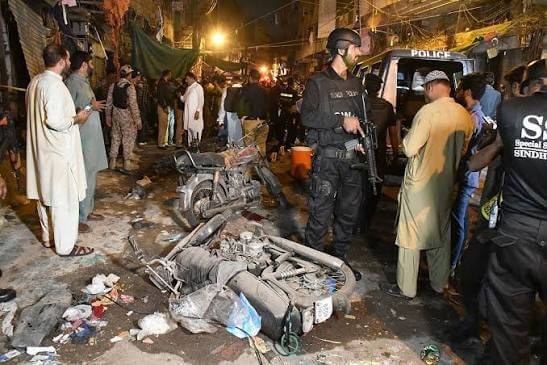 Militants attack Karachi Rangers HQ, six killed in gunbattle