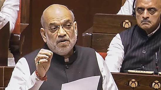 amitshahtakessharpdigatrahulgandhiduringdebateonconstitutioninrajyasabha