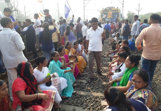maharashtrabandh:protestsagainstbhimakoregaonviolenceintensify
