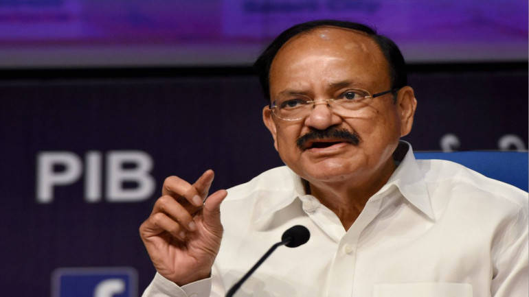 venkaiahnaiduurgesmediatodotheirdutywithgreatdiscretionduringelections