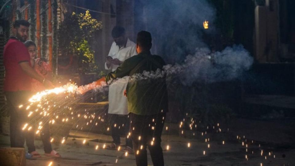 over250burncasesreportedindelhidiwalifestival