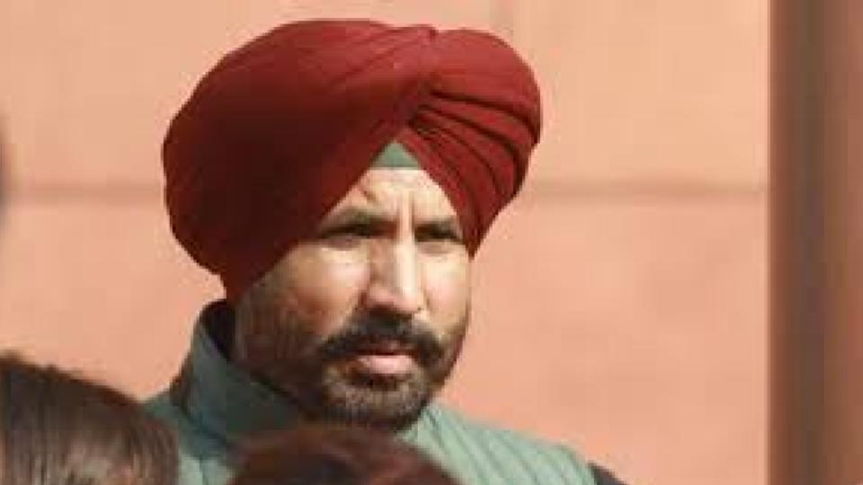 Congress, Trinamool protest suspension of MPs in Lok Sabha