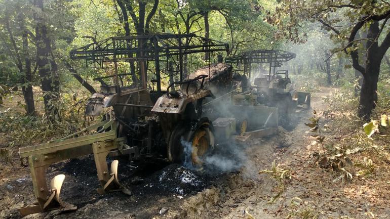 maoiststorch3dozenvehiclesinmaharashtra