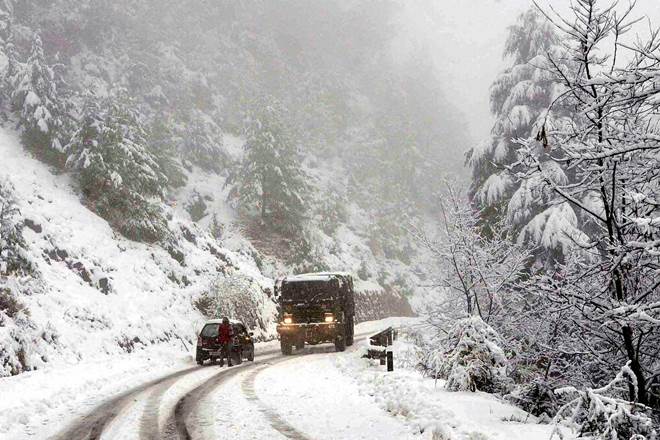 freshsnowfallexperiencesinladakhregion