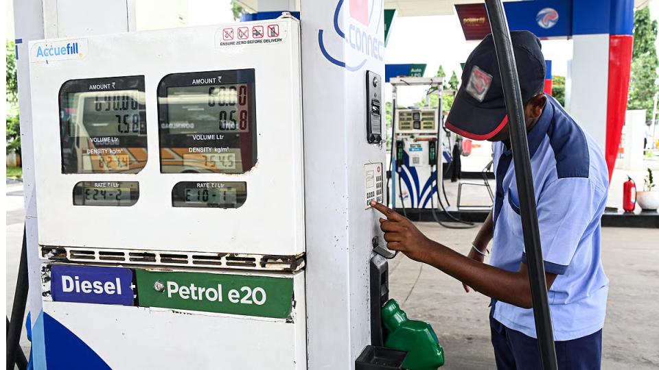 Gadkari throws Open Challenge over Ethanol’s Impact on Petrol Mileage