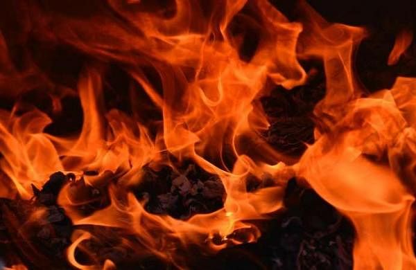 Fire destroys furniture godown in Thane district