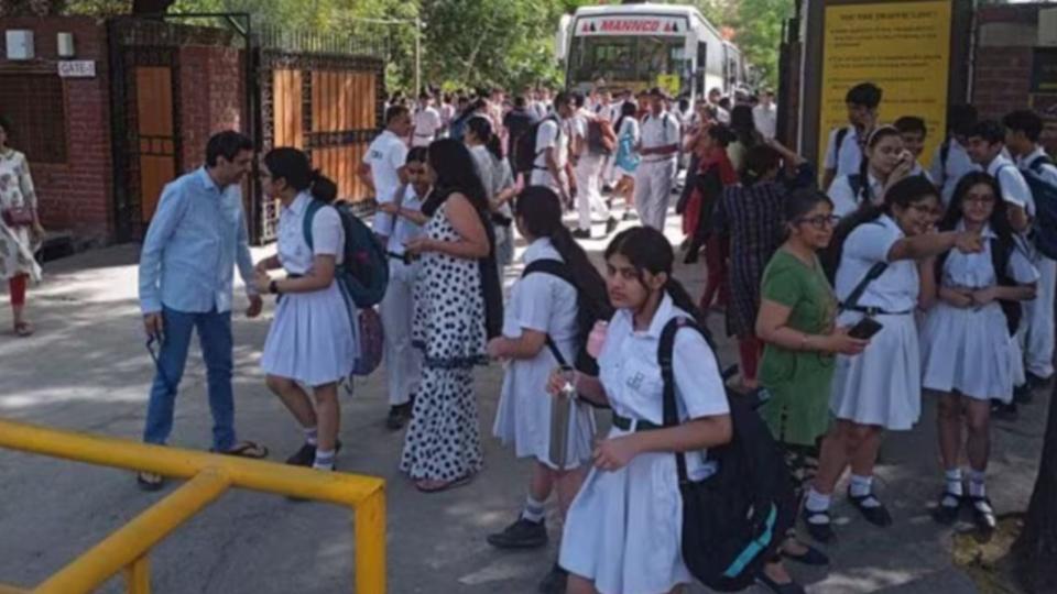 Delhi schools receive bomb threat emails, searches underway