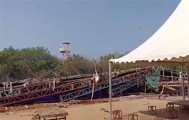 temporarystructurecollapsesatdelhisjawaharlalnehrustadiumtworescued