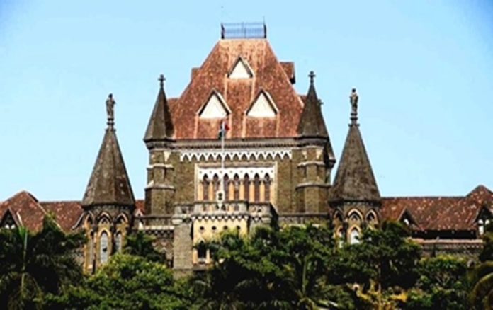 strikebygovtemployeesforoldpensionschemeisillegal;maharashtragovttellsbombayhc