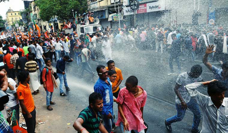 violenceeruptsduringbjp’sprotestrallyinkolkata