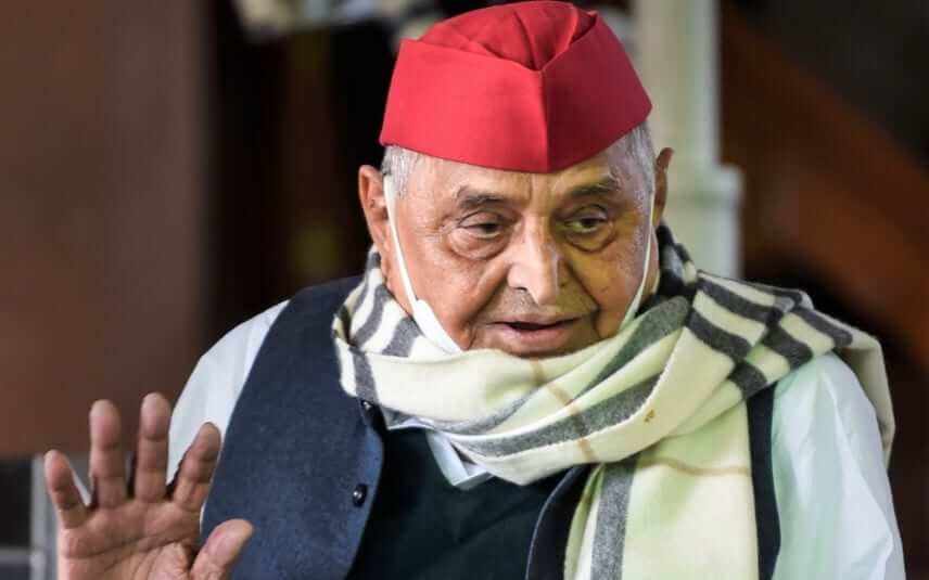 spfoundermulayamsinghyadavhospitalisedcomplainsofbreathingtrouble