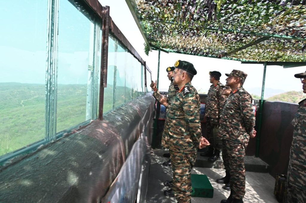COAS General Upendra Dwivedi visits forward areas & posts along LoC in Sunderbani sector, Rajouri district
