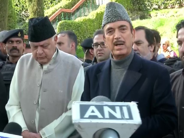 ghulamazadmeetsfarooqabdullahcallsforrestorationofdemocracyinjk