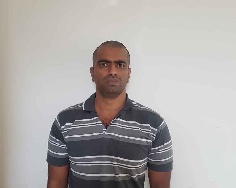 suspectinmangaluruairportbombcasesurrendersbeforepolice