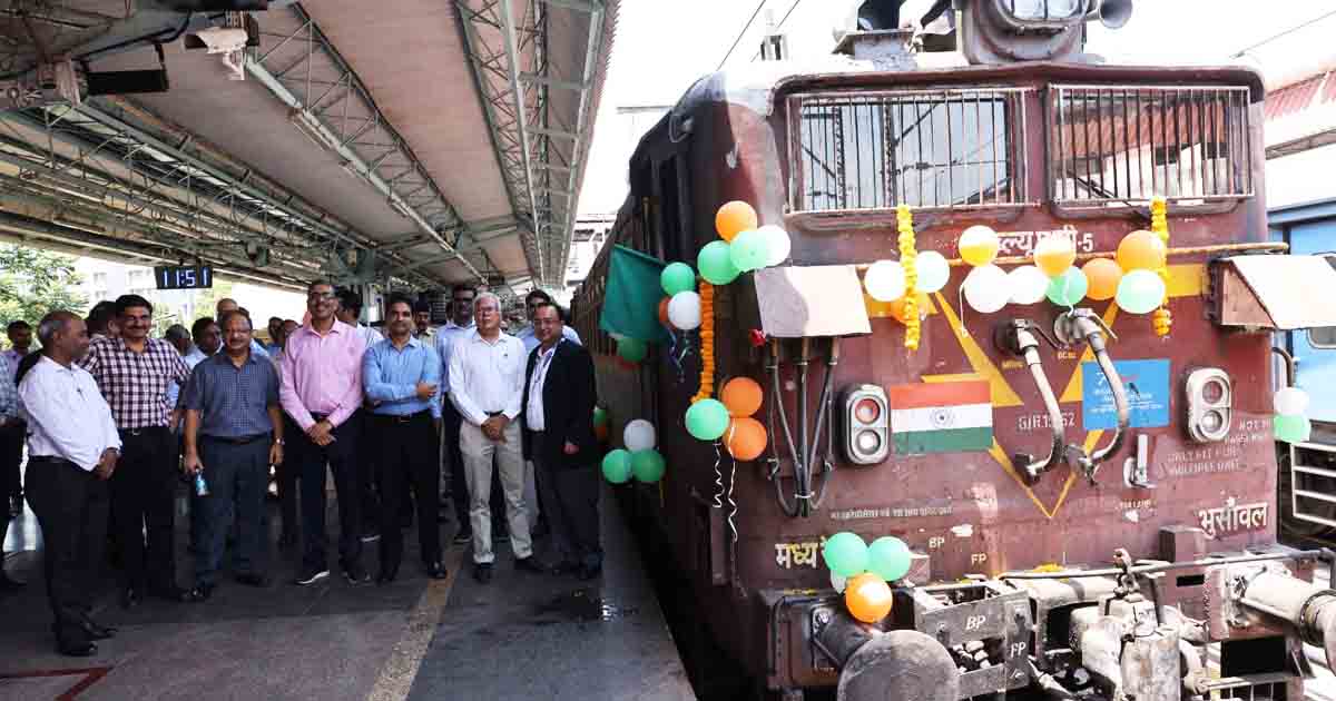 bharatgauravtouristtrainforsrirameshwaramtirupati:dakshinyatraflaggedoff