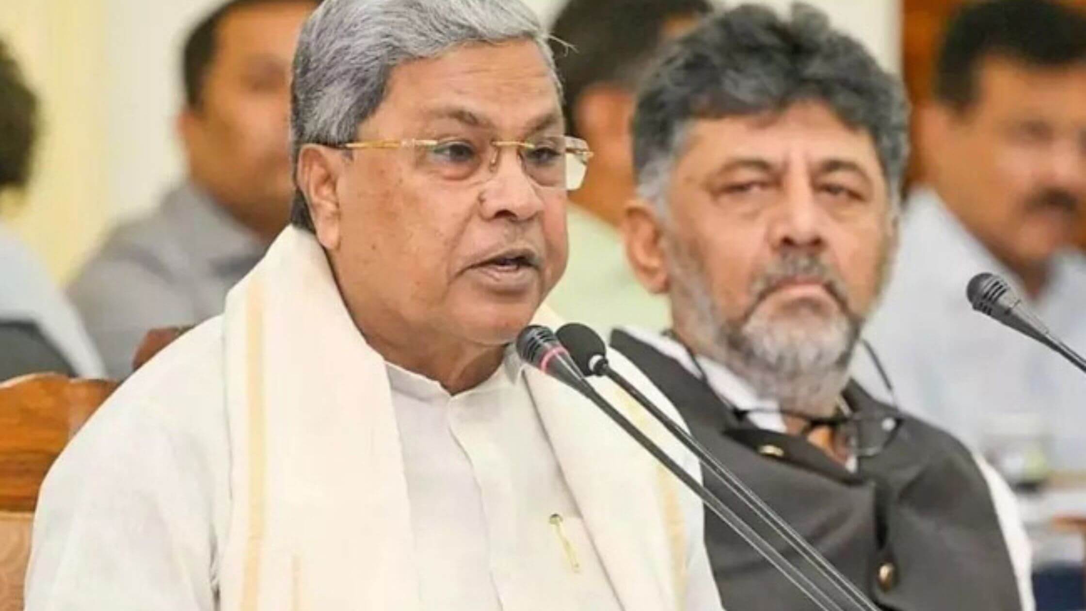cmsiddaramaiahaccusesbjpofferedrs50croretocongressmlasinkarnataka