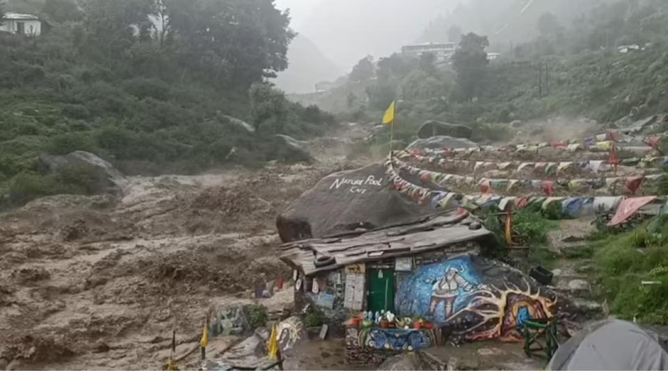 Himachal flash floods, 2 dead and 10 missing in Kangra