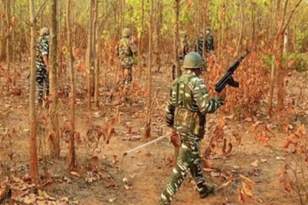 8naxalskilledinencounterwithsecurityforcesinbokaro