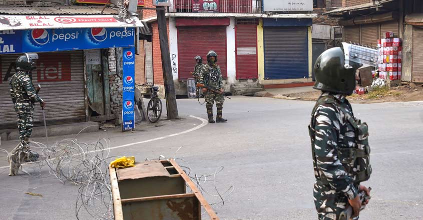 onekilled13injuredingrenadeattackinsrinagar